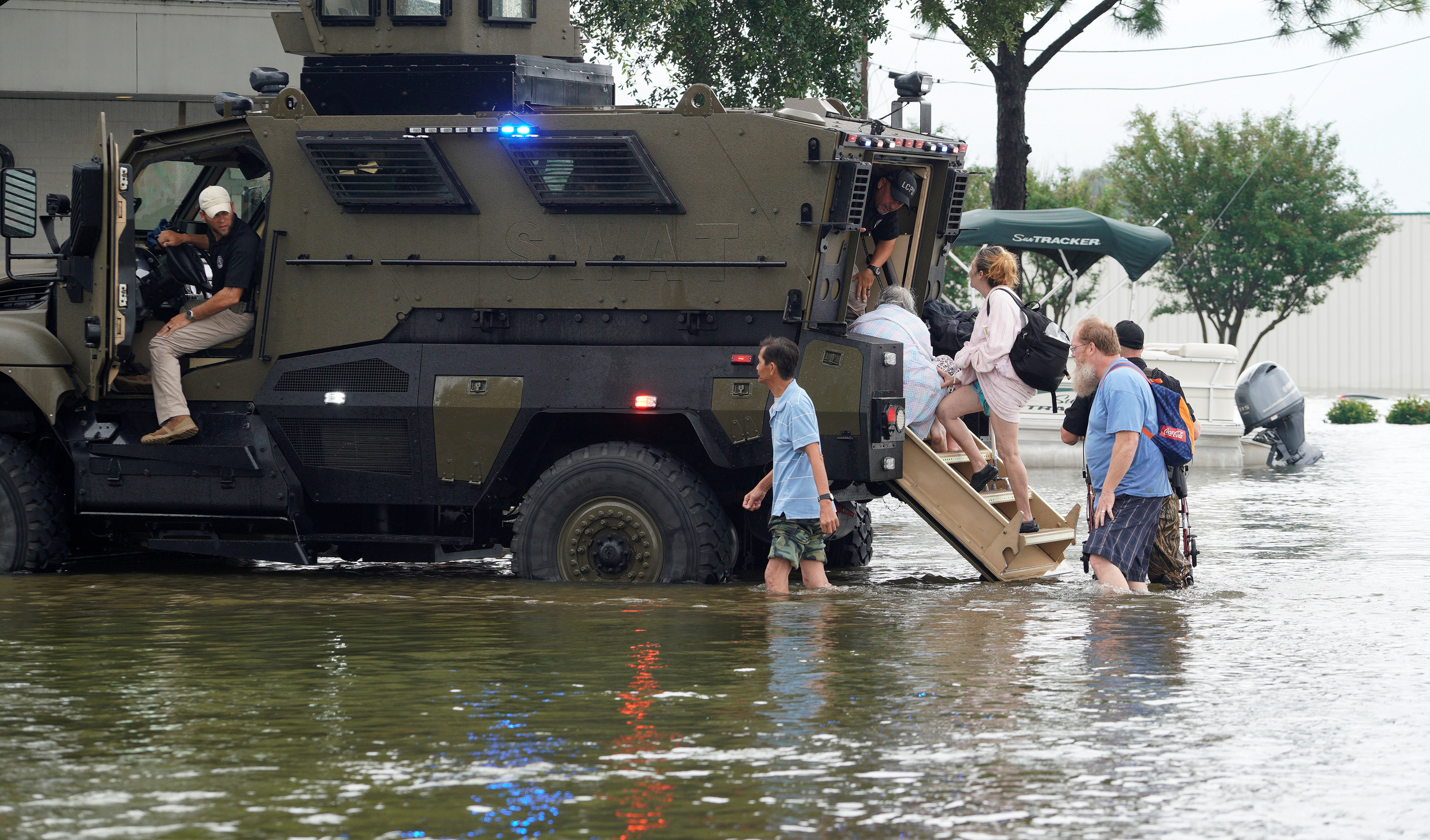 2017 08 27T215055Z 325397592 RC19CCF43CF0 RTRMADP 3 STORM HARVEY