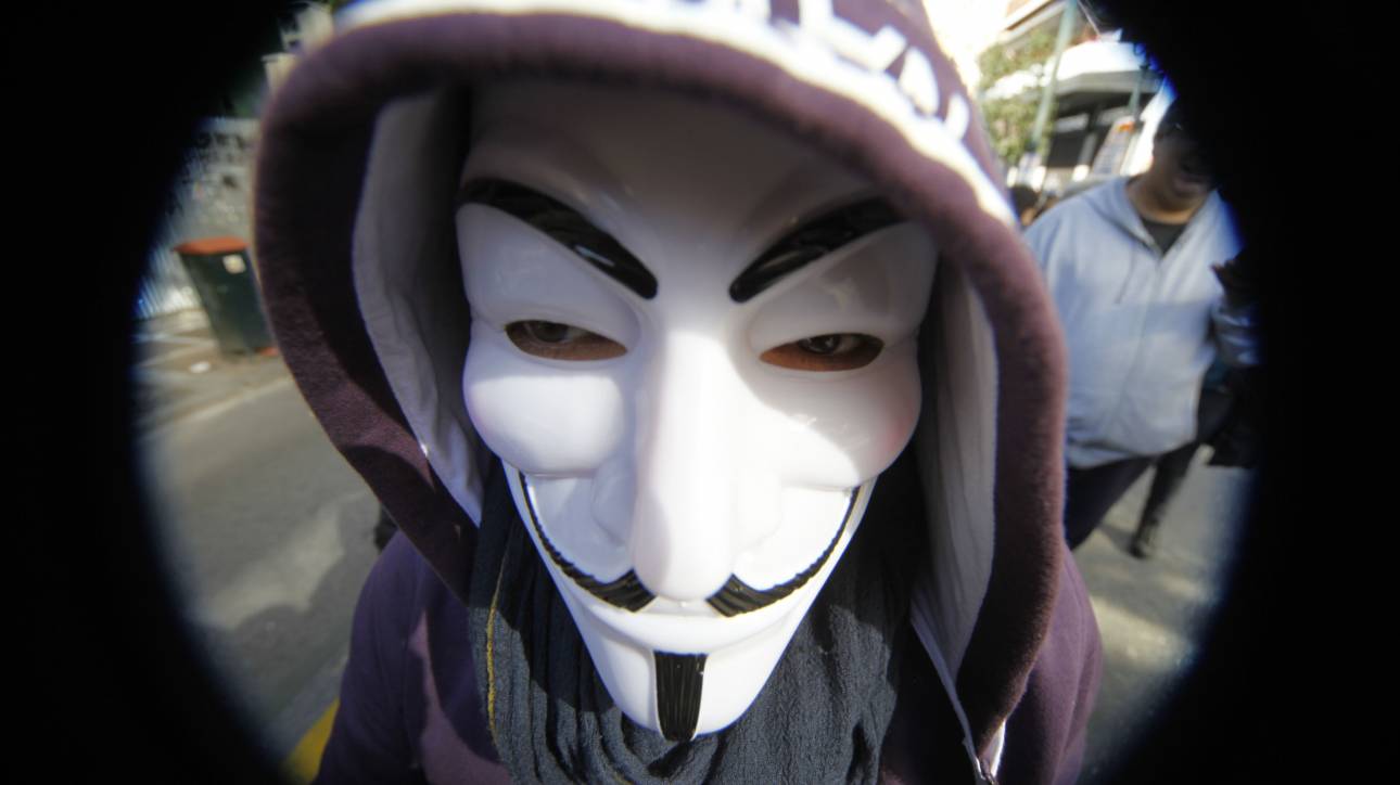 Anonymous εναντίον Tραμπ