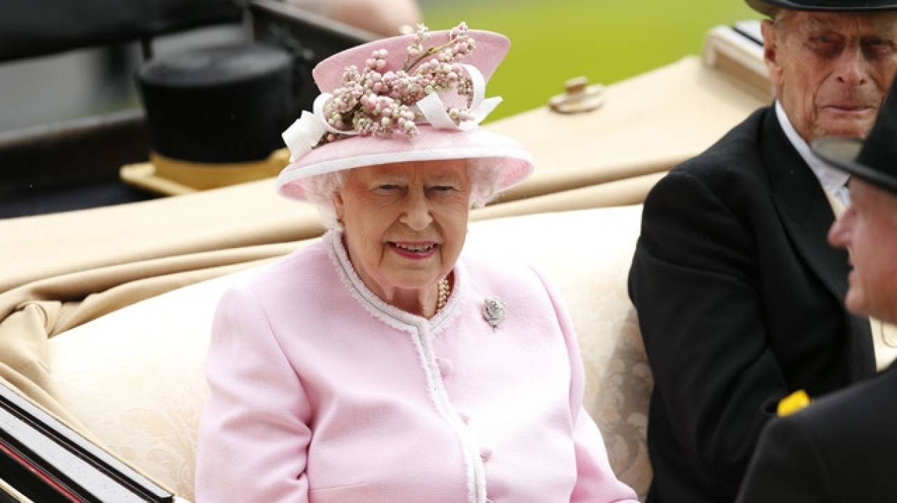 Βασίλισσα Ελισάβετ: Πείτε μου τρεις καλούς λόγους γιατί να μείνουμε στην ΕΕ
