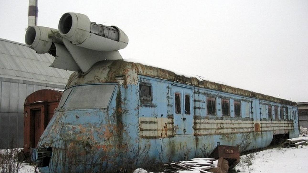 Το τρένο της σοβιετικής εποχής με μηχανές τζετ που σχεδόν «πετούσε»