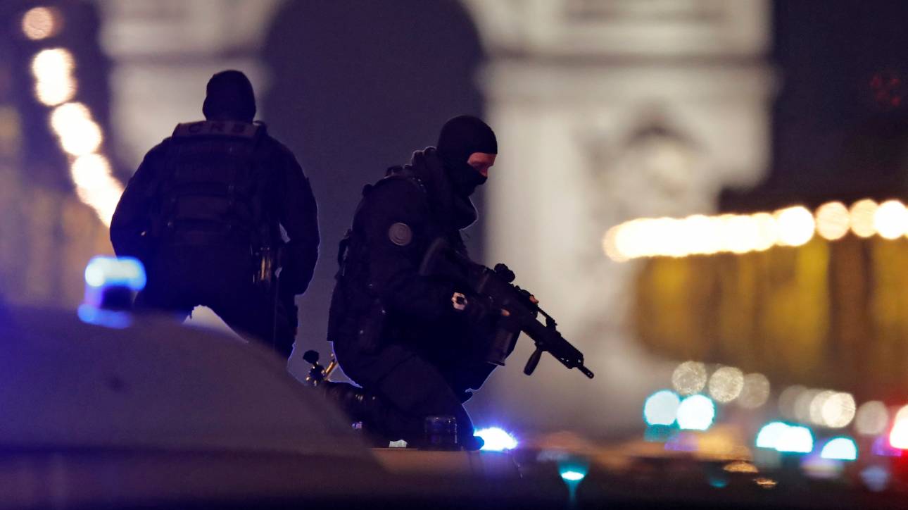 Παρίσι: Γάλλος ο δράστης της επίθεσης (pics&vid)