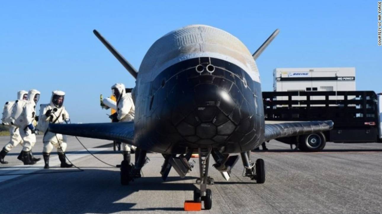 http://cdn.cnngreece.gr/media/com_news/story/2017/05/08/79802/main/170507125529-air-forces-unmanned-aircraft-x37b-exlarge-169.jpg