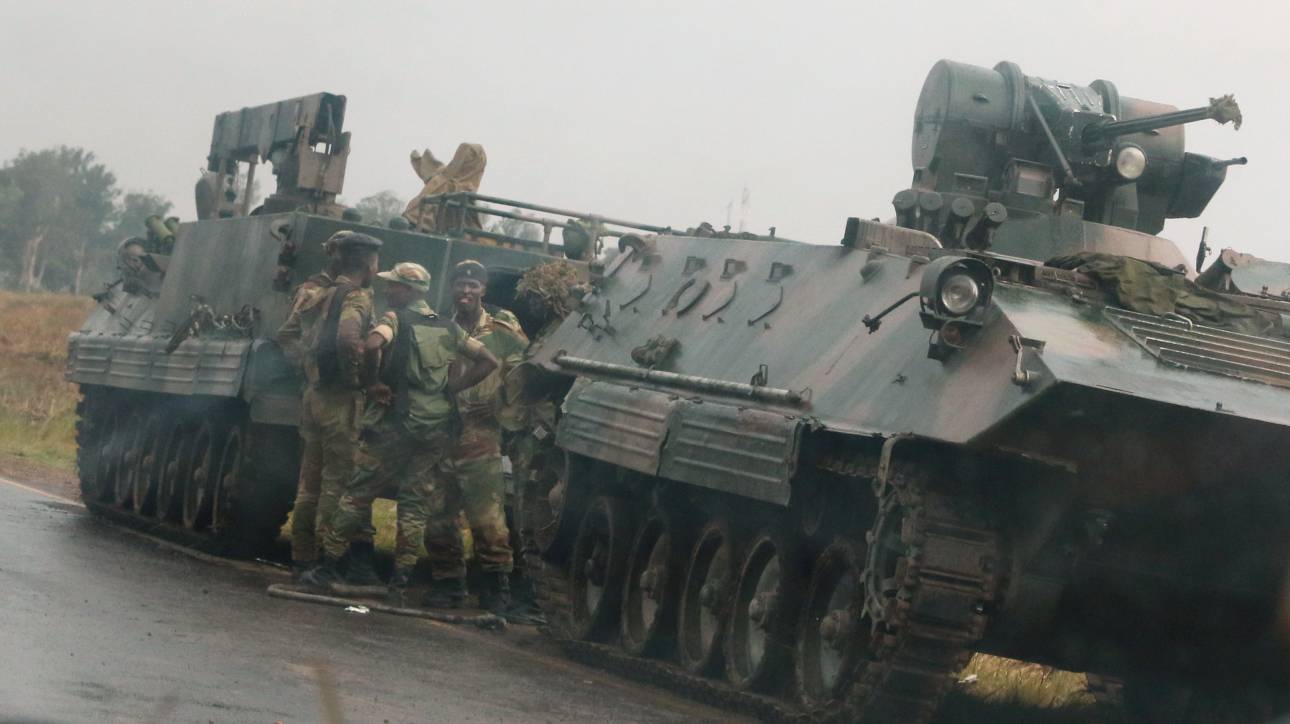 Πραξικόπημα στη Ζιμπάμπουε: Ο στρατός κατέλαβε την εξουσία (pics)