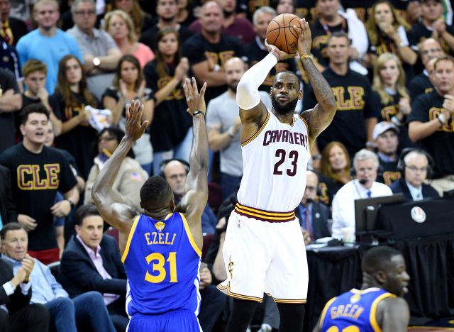 2016 06 17T032043Z 1151445978 NOCID RTRMADP 3 NBA FINALS GOLDEN STATE WARRIORS AT CLEVELAND CAVALIERS