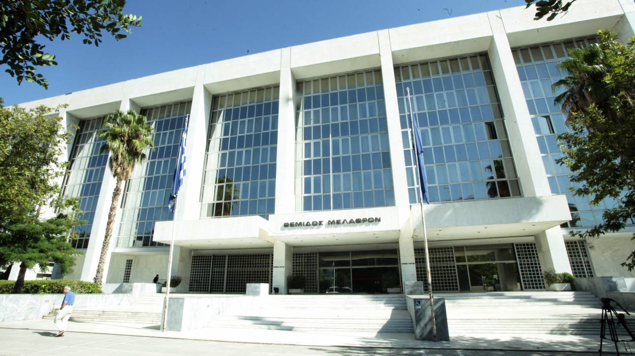 Πειθαρχική εξέταση κατά αντεισαγγελέα εφετών για αρνητικά σχόλια σε βάρος Παυλόπουλου-Τσίπρα
