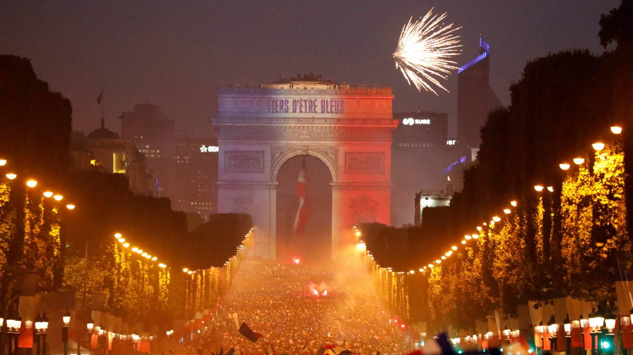 Γαλλία: Δύο νεκροί και εκτεταμένα επεισόδια στο περιθώριο των εορτασμών για το Μουντιάλ