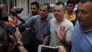 Πενς: Κυρώσεις στην Τουρκία εάν δεν αφεθεί ελεύθερος ο Αμερικανός πάστορας 