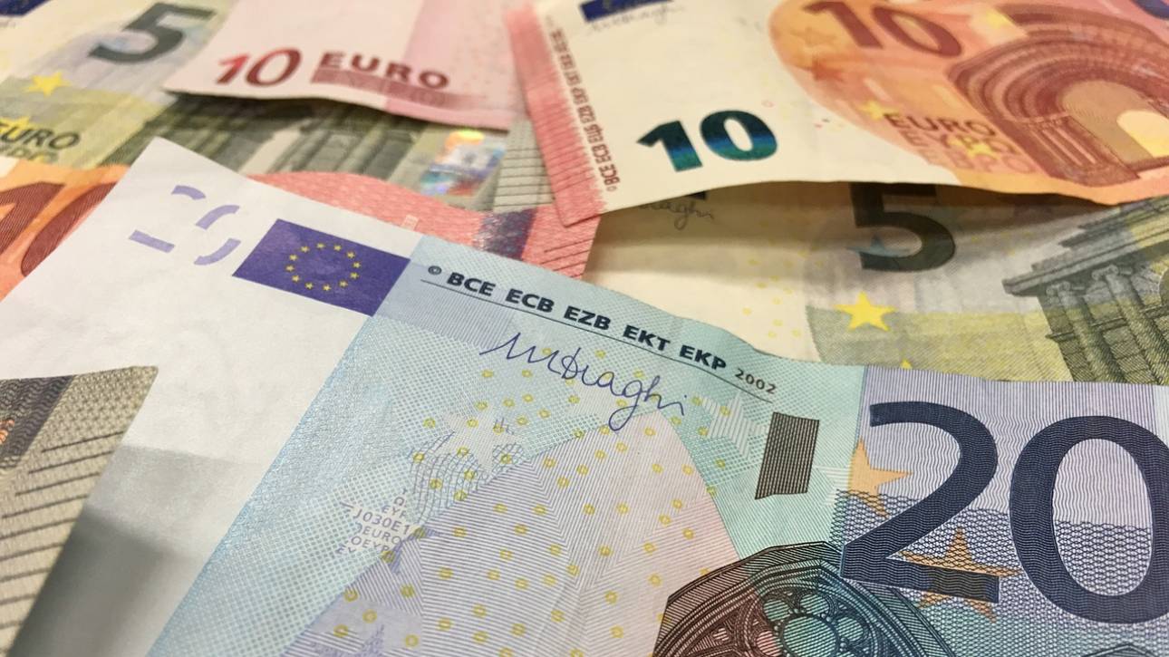 Κατώτατος μισθός: Ποιοι δικαιούνται αύξηση έως και 120 ευρώ