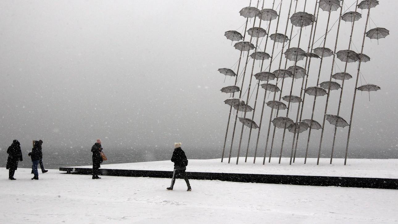 Καιρός: Έρχονται χιόνια στη Θεσσαλονίκη – Ισχυρά φαινόμενα και στην Αθήνα