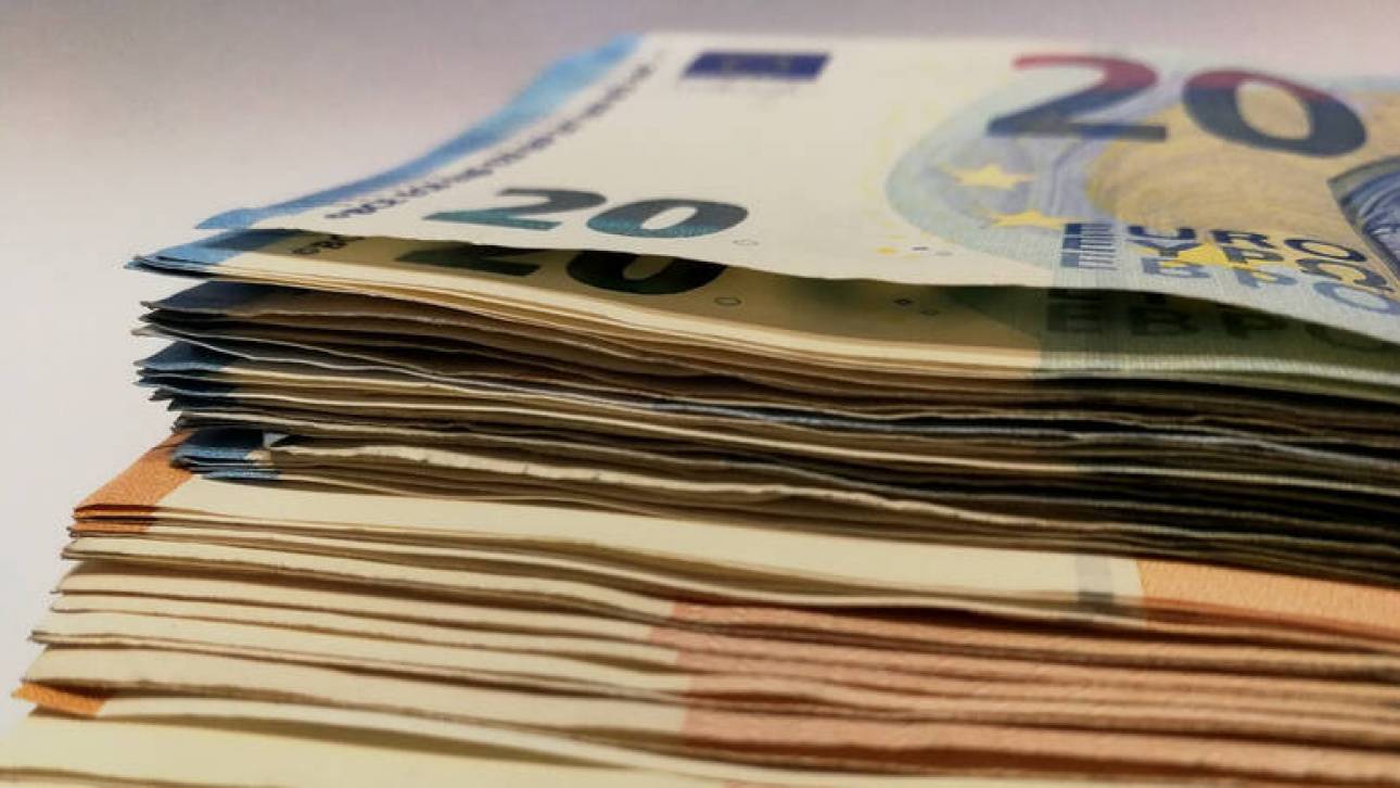 Αναδρομικά: Το θετικό σενάριο της κυβέρνησης – Ποιοι θα λάβουν έως 7.338 ευρώ