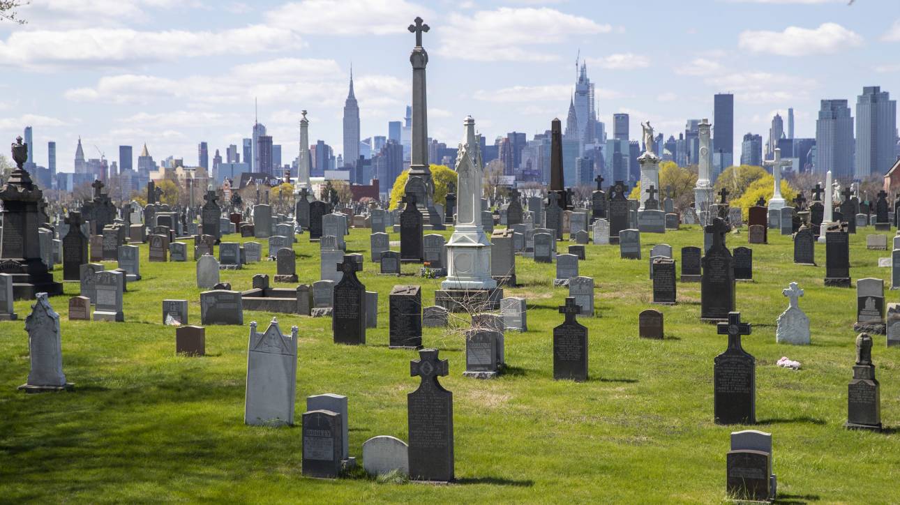 Κορωνοϊός: Η Νέα Υόρκη έσπασε το φράγμα των 10.000 νεκρών