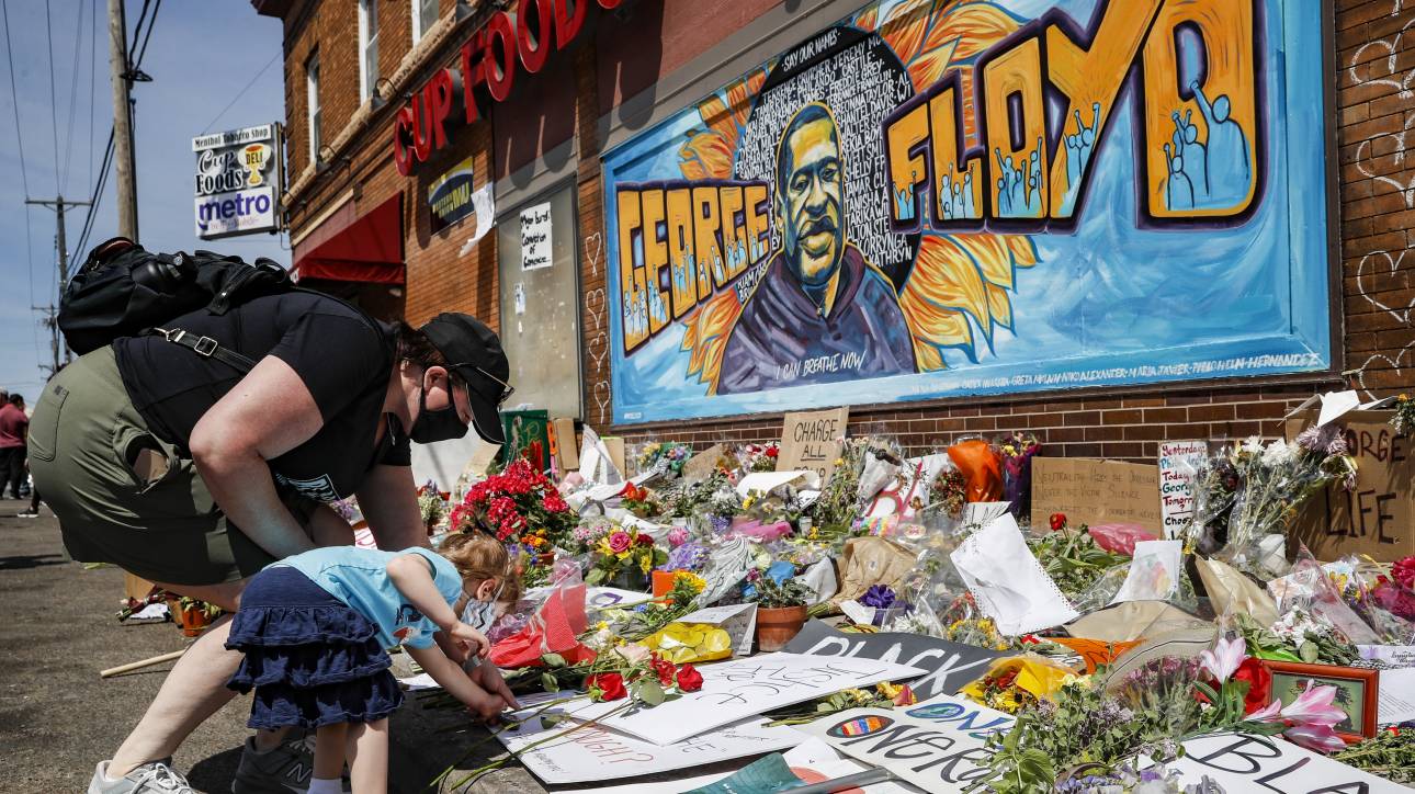Δολοφονία Τζορτζ Φλόιντ: Ο Φλόιντ Μέιγουεδερ θα καλύψει το κόστος της κηδείας