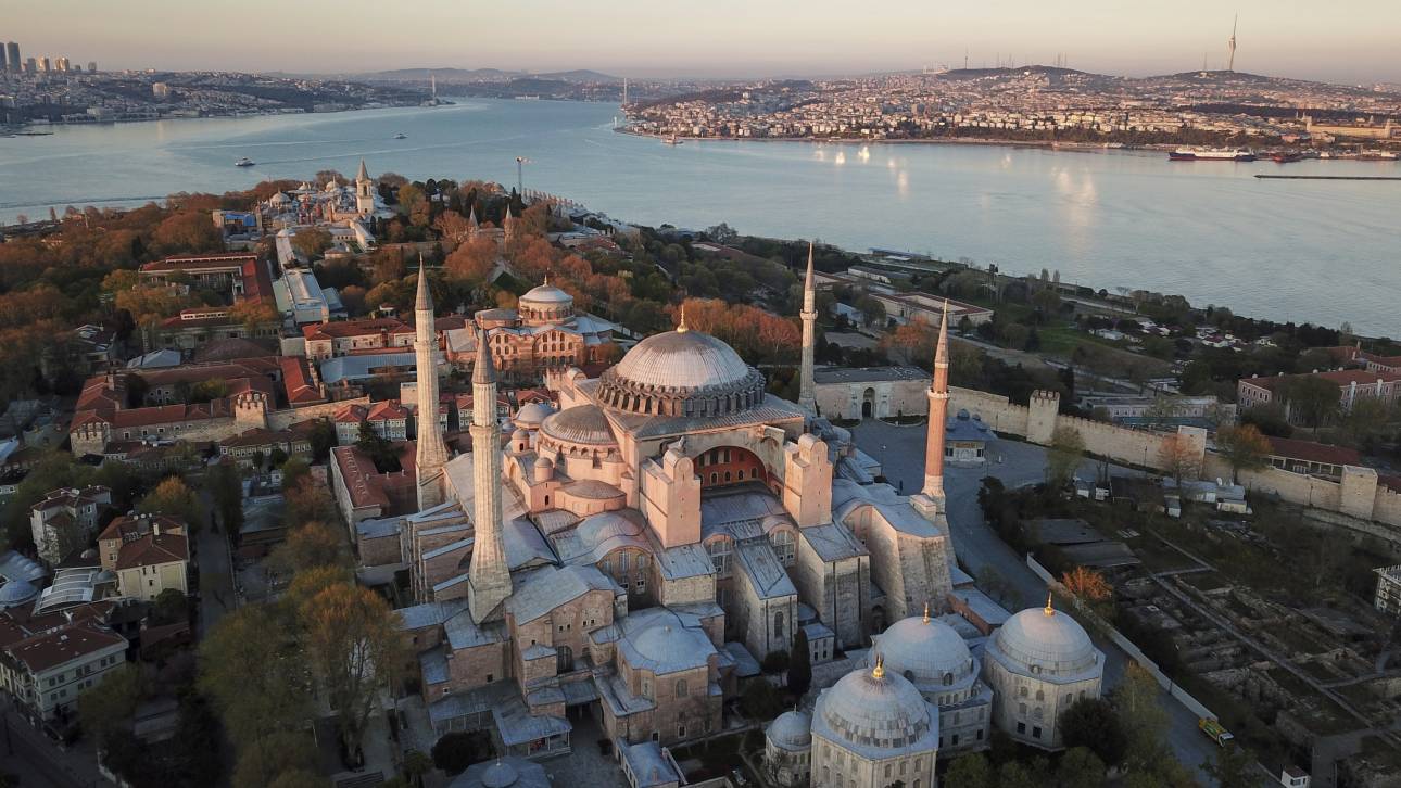 Αγία Σοφία: Διαδικτυακή καμπάνια για να μην γίνει τζαμί - CNN.gr