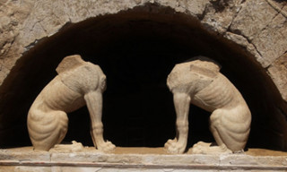 Αμφίπολη: αφιερωμένο στον Ηφαιστίωνα το μνημείο;