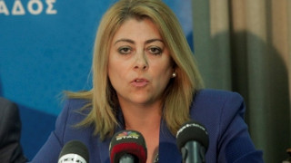 Δεν παραιτείται από τη θέση της Γενικής Γραμματέως Δημοσίων Εσόδων η Κατερίνα Σαββαΐδου
