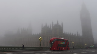 Ομίχλη σκέπασε το Φθινοπωρινό Λονδίνο