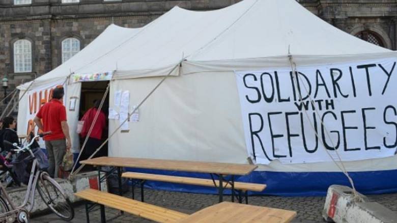 Οι Δανοί κατάσχουν προσωπικά αντικείμενα αξίας των προσφύγων