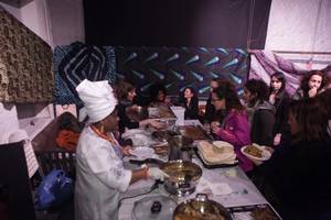 Τα παραδοσιακά εδέσματα -κυρίως από την κουζίνα της Σιέρα Λεόνε, της Νιγηρίας και της Αιθιοπίας- που ετοίμασαν οι γυναίκες της Οργάνωσης είχαν μεγάλη επιτυχία