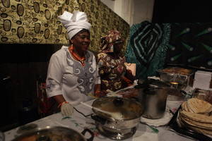 Η Έστερ από τη Νιγηρία ήταν η αρχιμαγείρισσα της βραδιάς