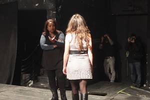 Το πρόγραμμα περιελάμβανε και θεατρικό δρώμενο με θέμα το trafficking, το οποίο μας παρουσίασε η ακτιβιστική ομάδα του Θεάτρου των Καταπιεσμένων με τη συμμετοχή γυναικών της Οργάνωσης