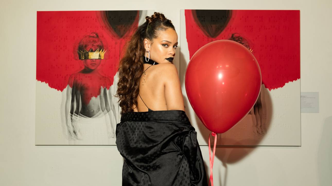 H Rihanna επέστρεψε και αυτά είναι πέντε πράγματα που πρέπει να ξέρεις για αυτήν