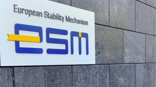 Ο ESM δεν έχει τρέξει νέα σενάρια για την αναδιάρθρωση του ελληνικού χρέους