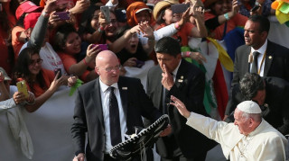 Πιστός εκνεύρισε τον Πάπα Φραγκίσκο