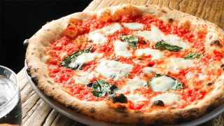 Ιταλία: Ζητούν να μπει η πίτσα Ναπολιτάνα στον κατάλογο της UNESCO