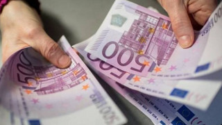 Με το αζημίωτο «χαλάνε» τα χαρτονομισμάτα των 500 ευρώ οι τράπεζες