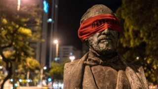 Τα αγάλματα στη Βραζιλία έχουν μάτια ερμητικά κλειστά