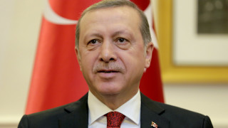 Η Γερμανία εξετάζει αίτημα της Τουρκίας για δίωξη του κωμικού που χλεύασε τον Ερντογάν