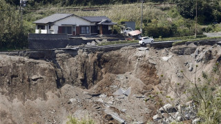 Ιαπωνία: Τρεις ισχυροί σεισμοί σε 24 ώρες - Δεκάδες νεκροί