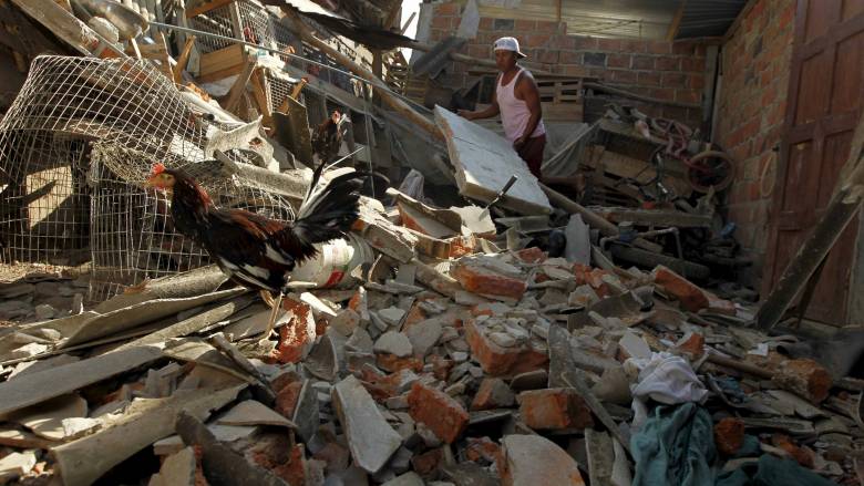 Τουλάχιστον 480 νεκροί από το σεισμό στο Εκουαδόρ