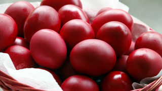 Γιατί βάφουμε κόκκινα τα αυγά τη Μεγάλη Πέμπτη