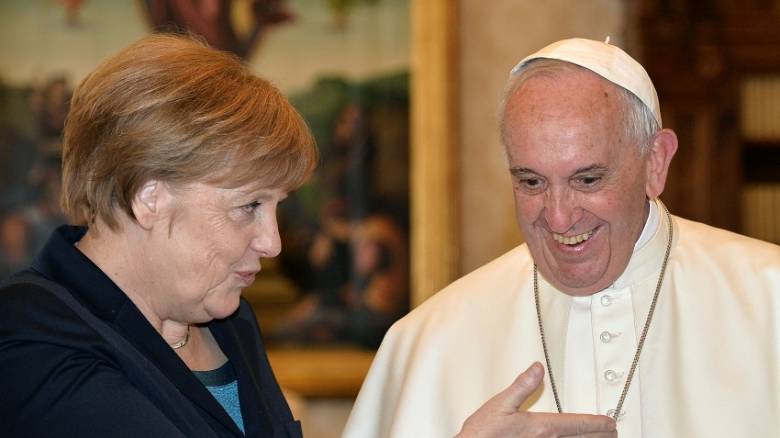 O Πάπας επιπλήττει την «κουρασμένη» Ευρώπη, λέει ότι οι μετανάστες δεν είναι εγκληματίες