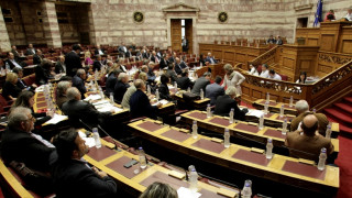 Χωρίς διαφοροποιήσεις από τις επώδυνες διατάξεις οι βουλευτές ΣΥΡΙΖΑ και ΑΝΕΛ
