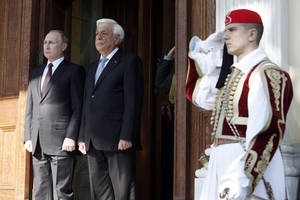 Βλαντιμίρ Πούτιν: H άφιξη στην Αθήνα και η συνάντηση με τον Προκόπη Παυλόπουλο