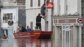 Μια νεκρή από τις πλημμύρες στη Γαλλία - Ξεχείλισε ο Σηκουάνας