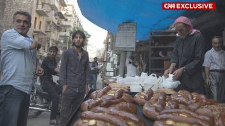Το εμπόλεμο Χαλέπι γιορτάζει το Ραμαζάνι
