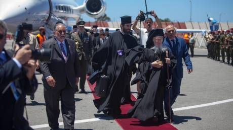Φωτογραφίες από την άφιξη του Οικουμενικού Πατριάρχη στην Κρήτη