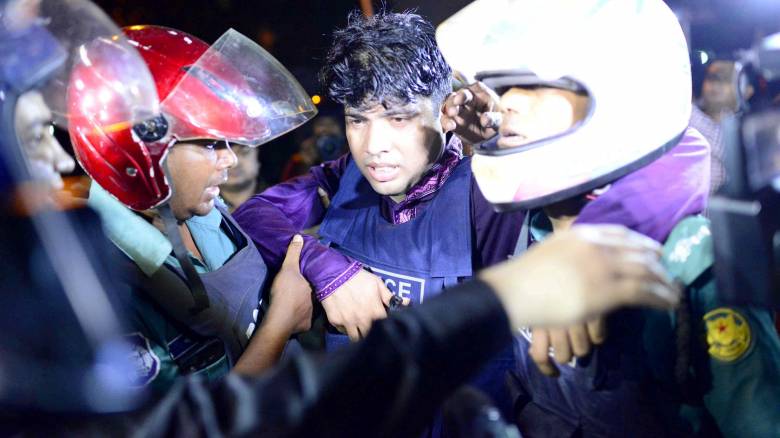 Μπανγκλαντές: Μακελειό στη Ντάκα - 26 νεκροί από την επίθεση σε εστιατόριο
