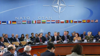 Στο ίδιο τραπέζι ΝΑΤΟ-Ρωσία για τις εντάσεις στην Ευρώπη