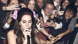 «Είναι ατάλαντη!»: 10 αλήθειες και ένα ψέμα για την αμφιλεγόμενη Lana Del Rey
