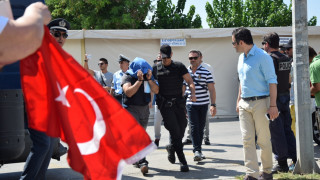 Καυγάς για τις δηλώσεις Βίτσα για τους 8 Τούρκους στρατιωτικούς