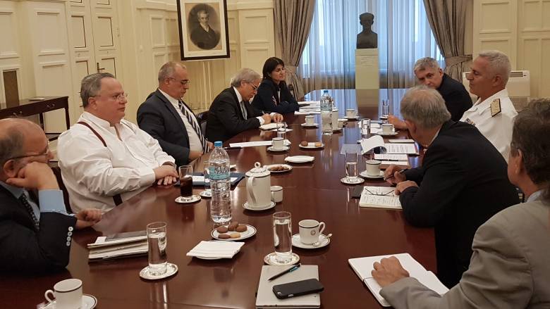 Σύσκεψη Κοτζιά - Αποστολάκη - Τόσκα: Αβεβαιότητα και ανησυχία για τις Ελληνοτουρκικές σχέσεις