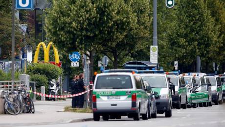 Επίθεση Μόναχο: Θαυμαστής του Μπρέιβικ και του Βινεντέν ο 18χρονος δράστης