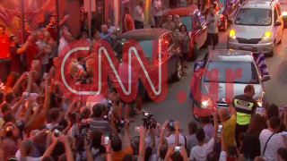 Αποστολή CNN Greece: Θριαμβευτική υποδοχή της Άννας Κορακάκη