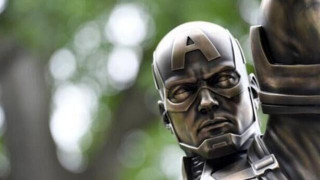 Ένα άγαλμα για τα γενέθλια του... Captain America