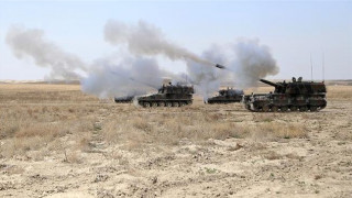 Το τουρκικό πυροβολικό βομβαρδίζει τον ISIS σε συριακό έδαφος
