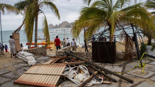 Μεξικό: Δύο νεκροί από το πέρασμα του τυφώνα